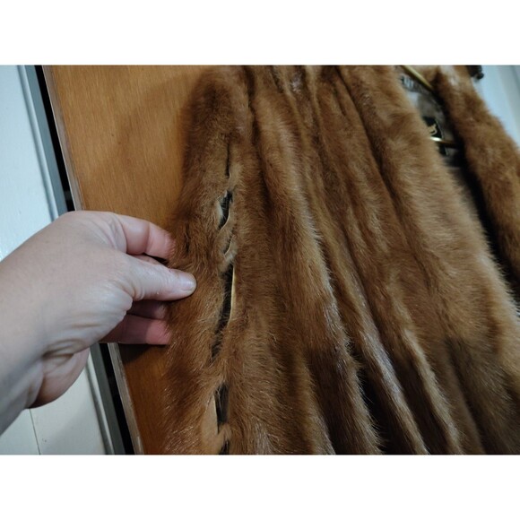 Rason & Dows Vintage Fur Coat Grand Rapids Michigan - Picture 5 of 6